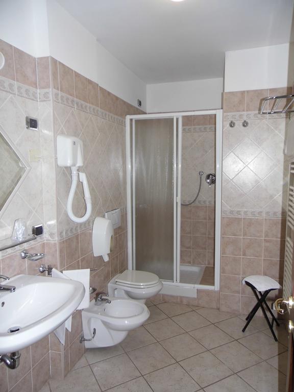 Hotel Valleumbra Torgiano Quarto foto